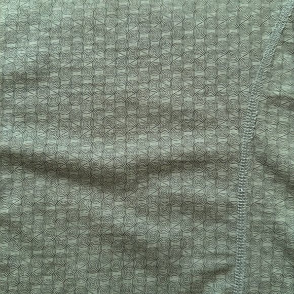 Smartwool women’s green merino wool layer top, size XS - Picture 6 of 12